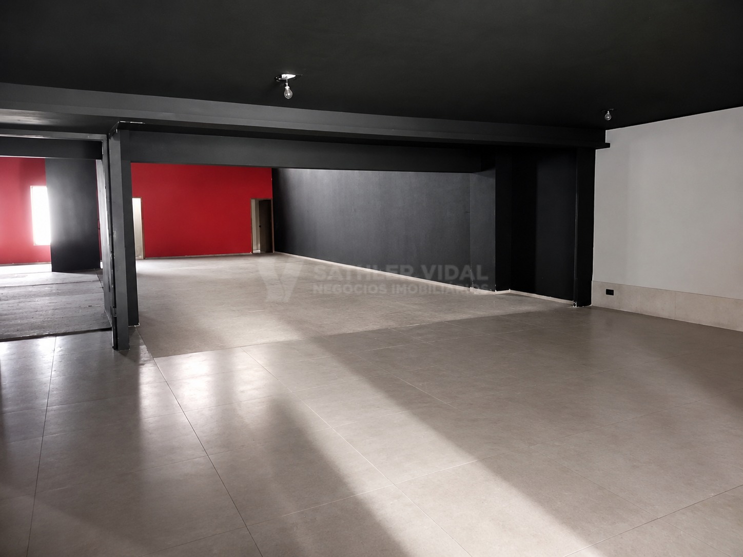 Prédio Inteiro, 555 m² - Foto 1